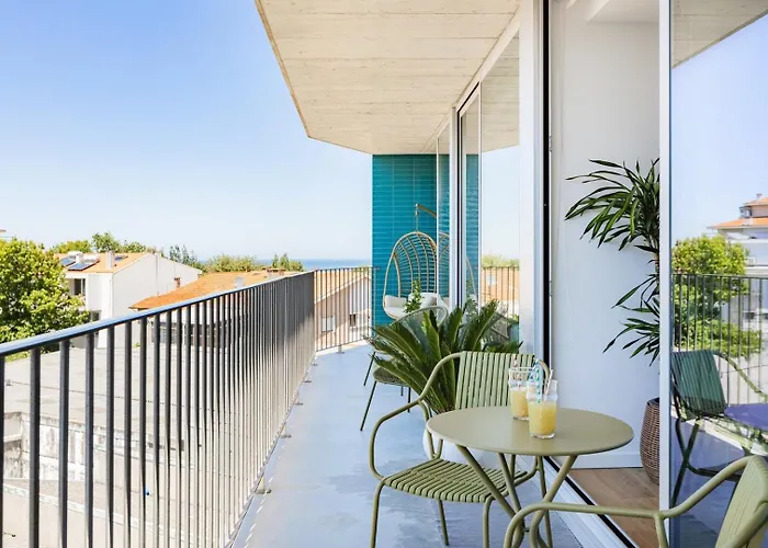 Sunny Vibes & Balcony With Pool 公寓 *