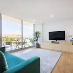 Sunny Vibes & Balcony With Pool Апартаменты