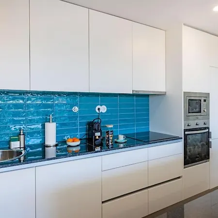 Sunny Vibes & Balcony With Pool * Espinho (Aveiro)