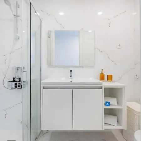 Apartment Sunny Vibes & Balcony With Pool