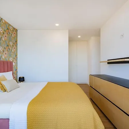 شقة Sunny Vibes & Balcony With Pool *