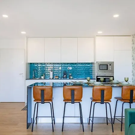 Sunny Vibes & Balcony With Pool Apartmán *