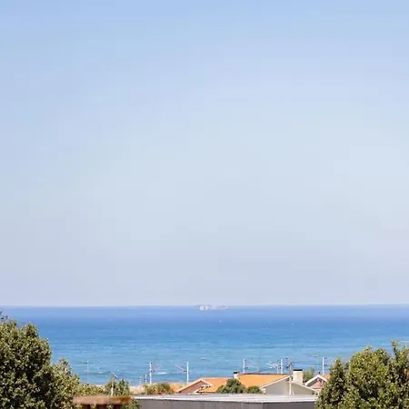 Sunny Vibes & Balcony With Pool Apartmán