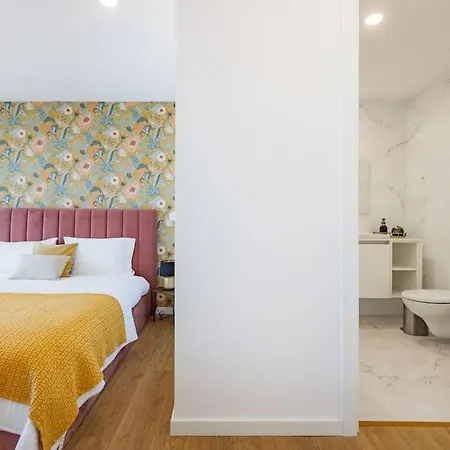 Apartmán Sunny Vibes & Balcony With Pool