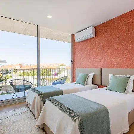 Sunny Vibes & Balcony With Pool Apartament