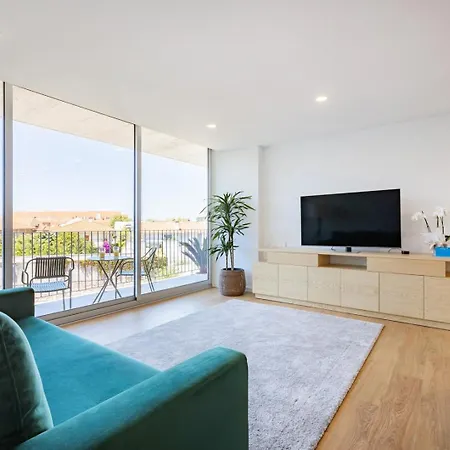 Sunny Vibes & Balcony With Pool * Espinho (Aveiro)