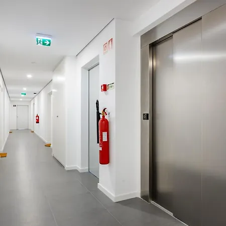 Sunny Vibes & Balcony With Pool شقة *