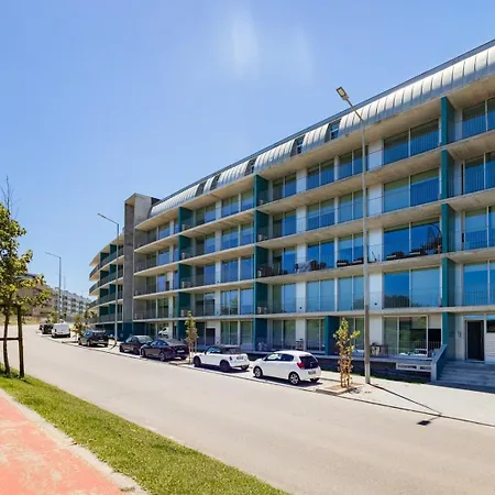 Sunny Vibes & Balcony With Pool * إسبِنو