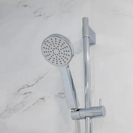 Sunny Vibes & Balcony With Pool شقة *