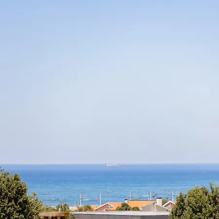 Sunny Vibes & Balcony With Pool * إسبِنو