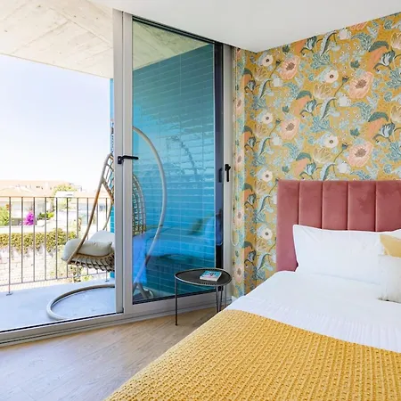 Sunny Vibes & Balcony With Pool Espinho