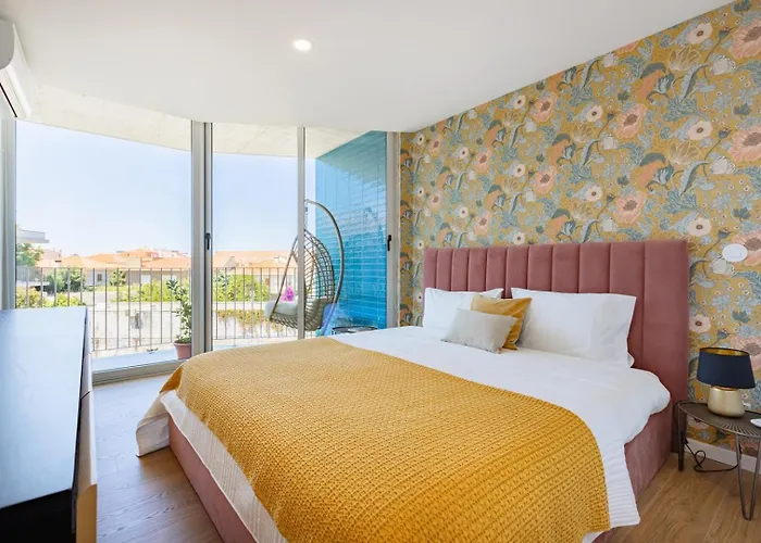 Sunny Vibes & Balcony With Pool * Espinho (Aveiro)