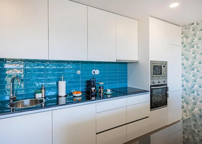 Sunny Vibes & Balcony With Pool Apartament *