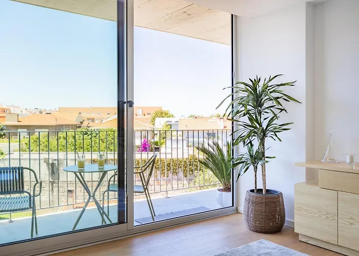 Sunny Vibes & Balcony With Pool Apartamento *