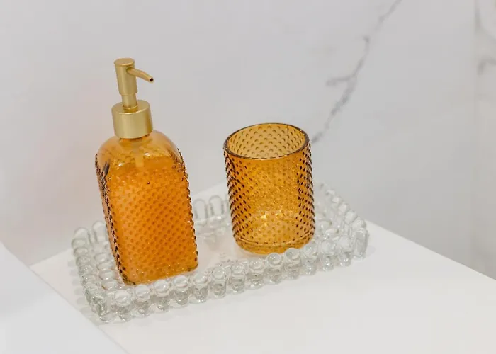 Sunny Vibes & Balcony With Pool