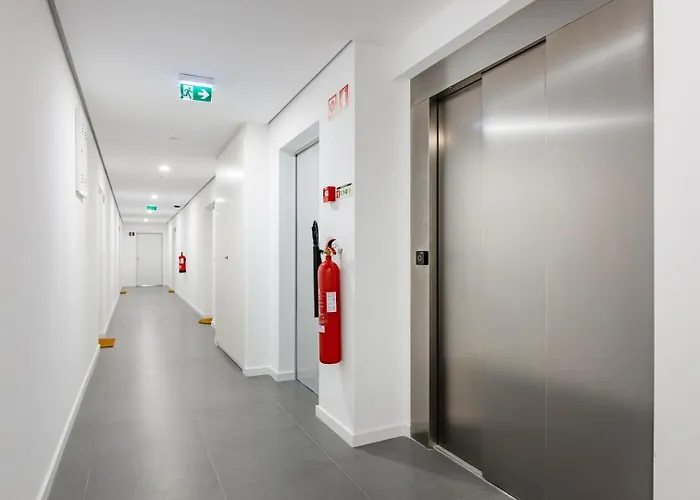 Sunny Vibes & Balcony With Pool Apartamento *