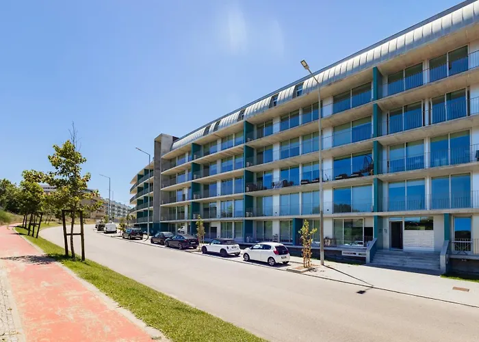Sunny Vibes & Balcony With Pool * Espinho (Aveiro)