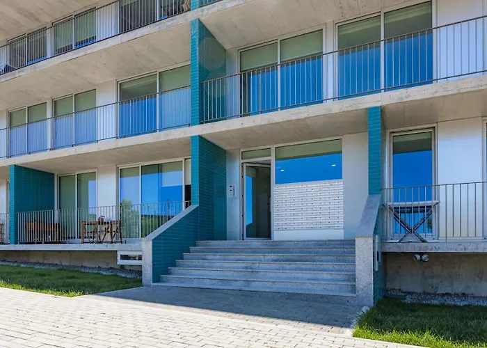 Sunny Vibes & Balcony With Pool Apartamento